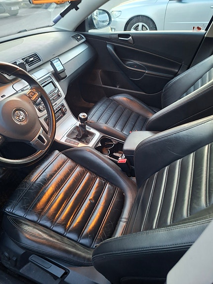 Volkswagen Passat 4 of 10