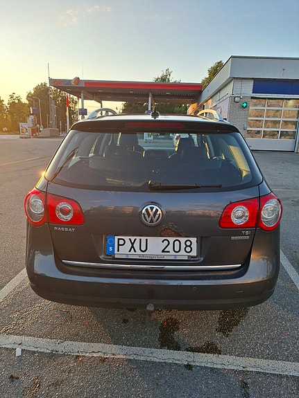 Volkswagen Passat 10 of 10