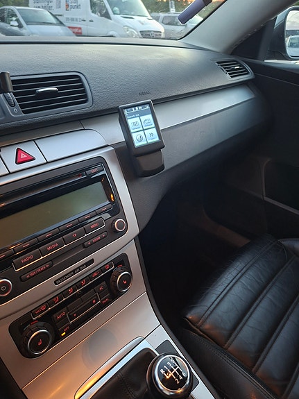Volkswagen Passat 5 of 10