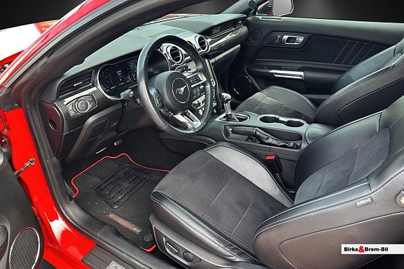 Ford Mustang 16 of 18