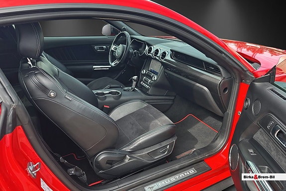 Ford Mustang 18 of 18