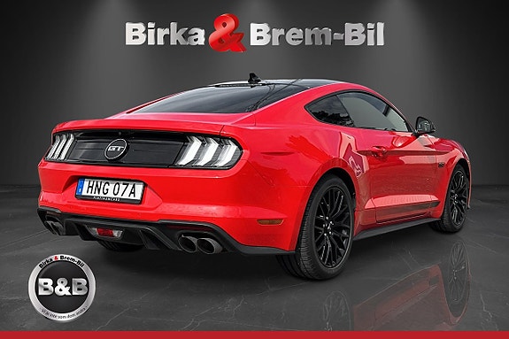 Ford Mustang 9 of 18