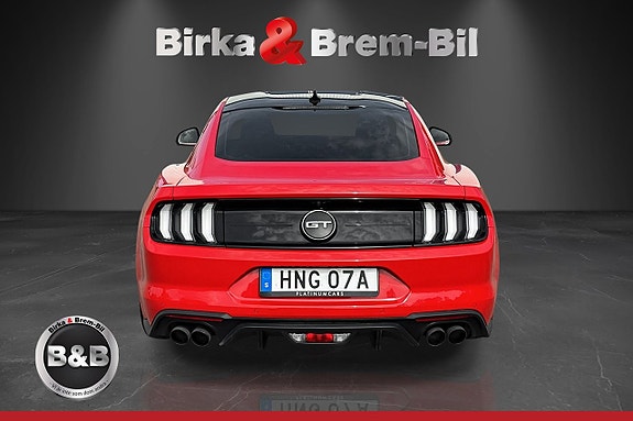 Ford Mustang 10 of 18