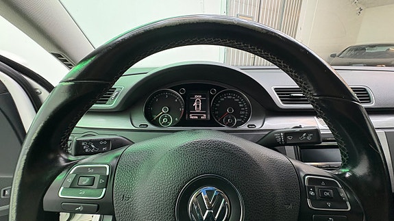 Volkswagen Passat 17 of 27
