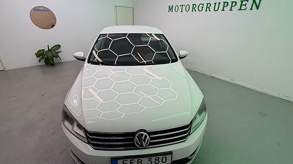 Volkswagen Passat 11 of 27