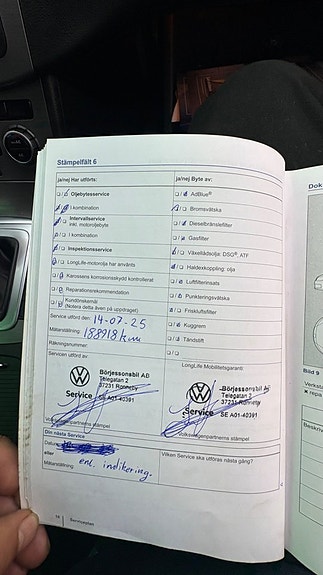 Volkswagen Passat 23 of 27