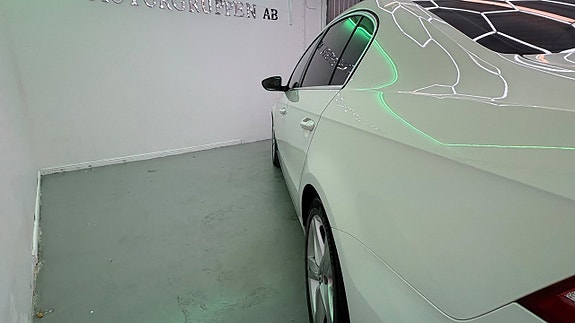 Volkswagen Passat 9 of 27