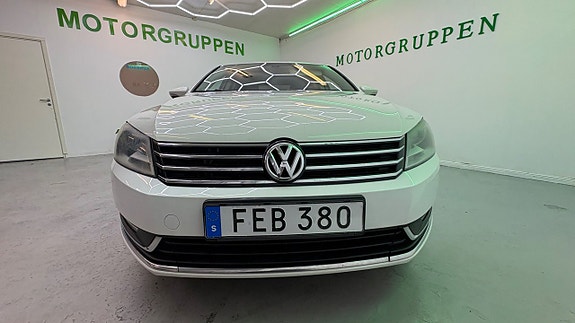 Volkswagen Passat 13 of 27