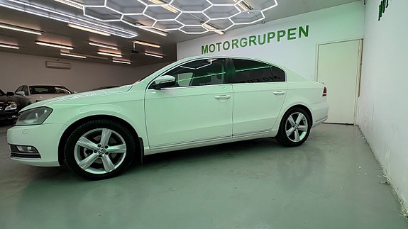 Volkswagen Passat 12 of 27