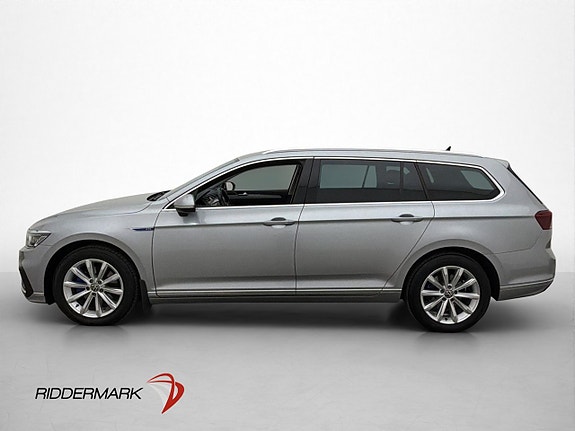 Volkswagen Passat 4 of 30
