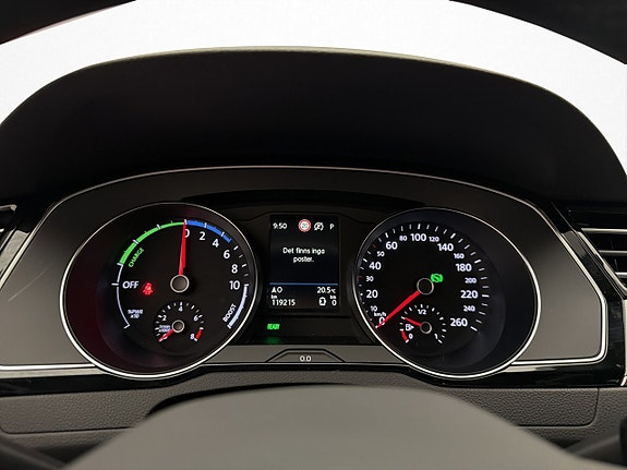 Volkswagen Passat 20 of 30