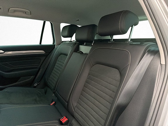 Volkswagen Passat 15 of 30