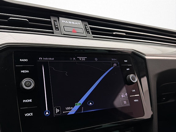 Volkswagen Passat 25 of 30