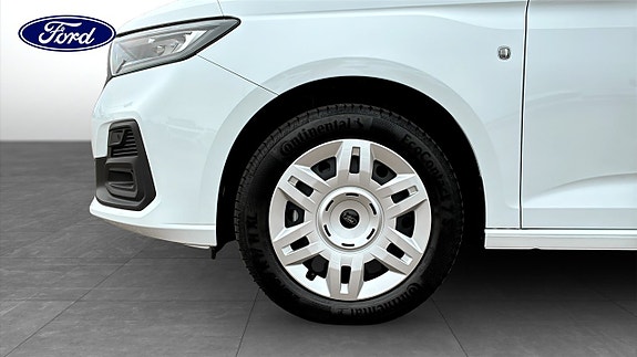 Ford Transit Connect 9 of 10