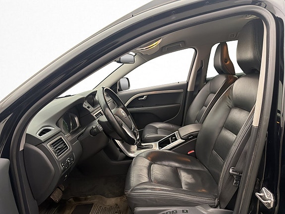 Volvo XC70 11 of 30