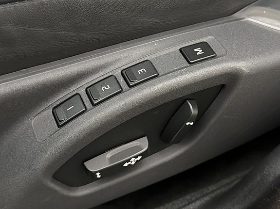 Volvo XC70 12 of 30