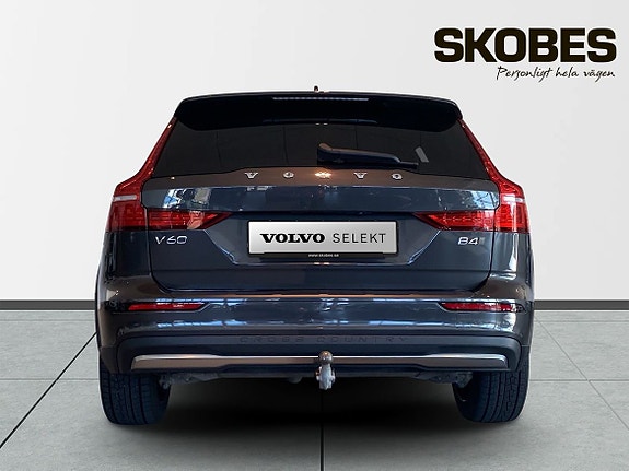 Volvo V60 Cross Country 7 of 23