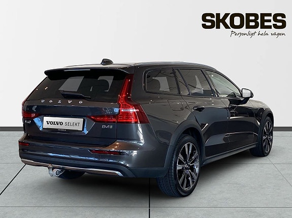 Volvo V60 Cross Country 8 of 23