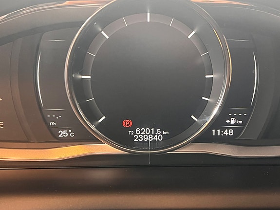 Volvo XC60 15 of 16