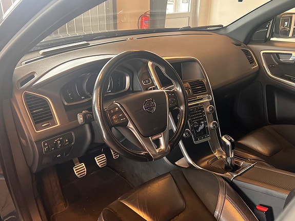Volvo XC60 5 of 16