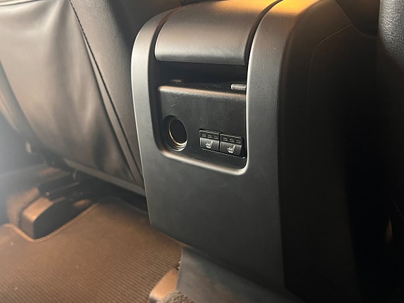 Volvo XC60 10 of 16