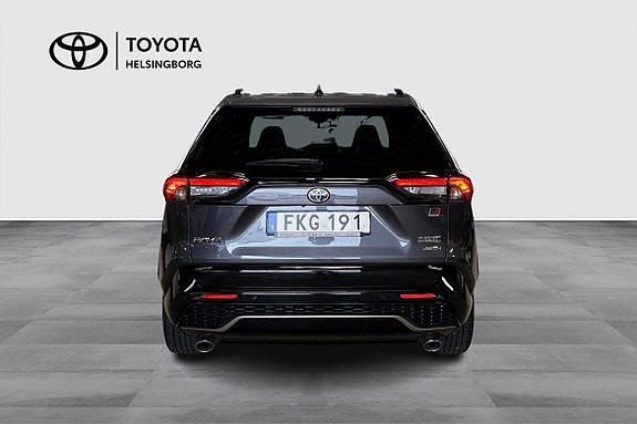 Toyota RAV4 Plug-in Hybrid 5 of 18