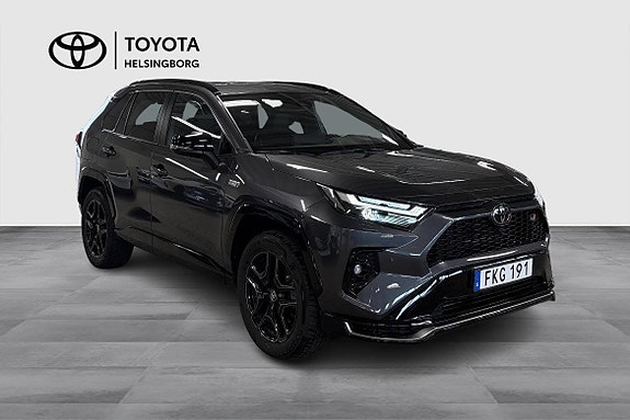 Toyota RAV4 Plug-in Hybrid 3 of 18