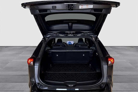Toyota RAV4 Plug-in Hybrid 18 of 18