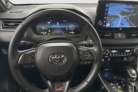 Toyota RAV4 Plug-in Hybrid 11 of 18