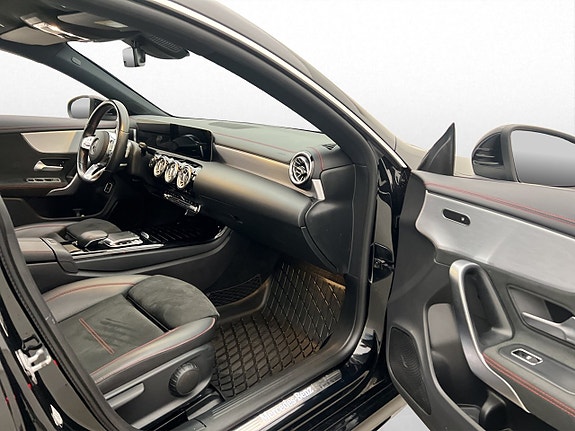 Mercedes-Benz CLA200 d 27 of 30