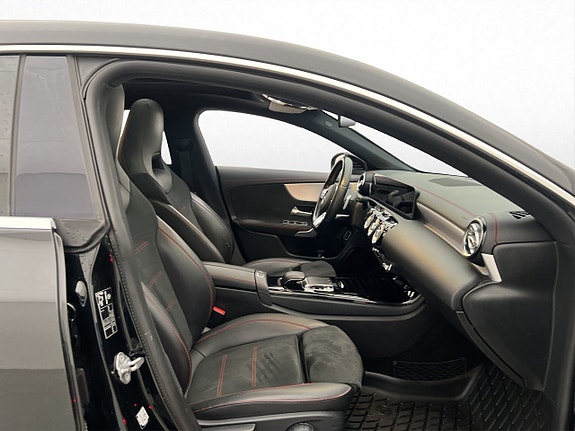 Mercedes-Benz CLA200 d 26 of 30