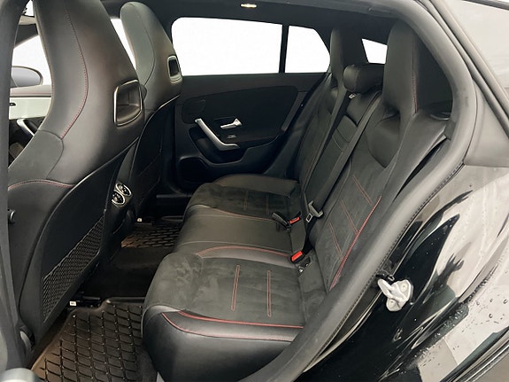 Mercedes-Benz CLA200 d 28 of 30