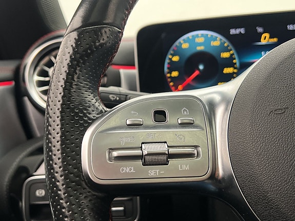 Mercedes-Benz CLA200 d 15 of 30