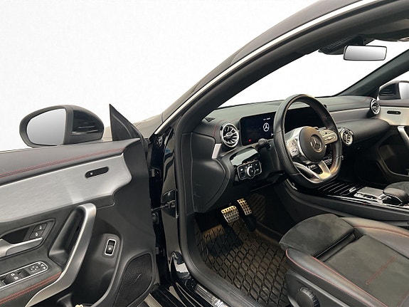Mercedes-Benz CLA200 d 11 of 30