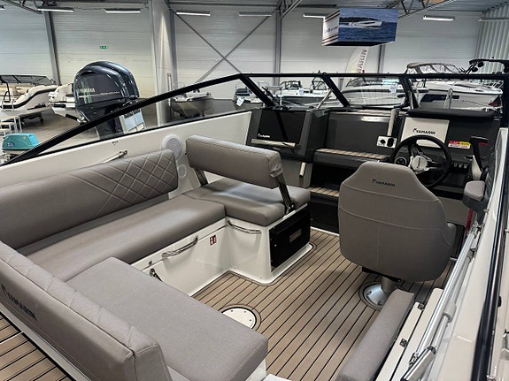 Yamarin 63 DC+F150XC  Premium Edition 4 of 11