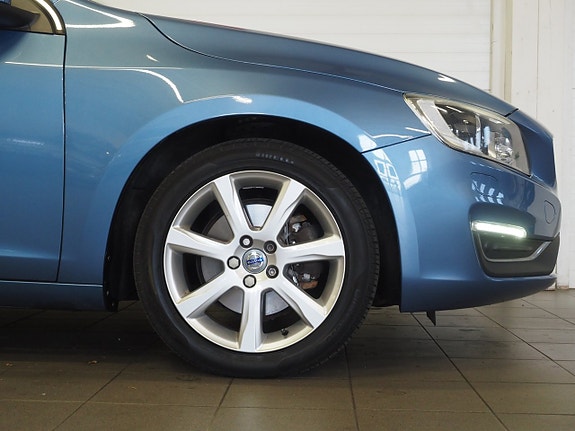 Volvo V60 8 of 25