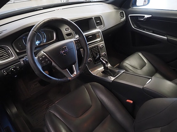 Volvo V60 16 of 25