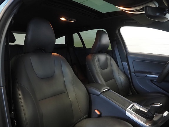 Volvo V60 12 of 25