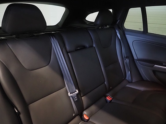 Volvo V60 13 of 25