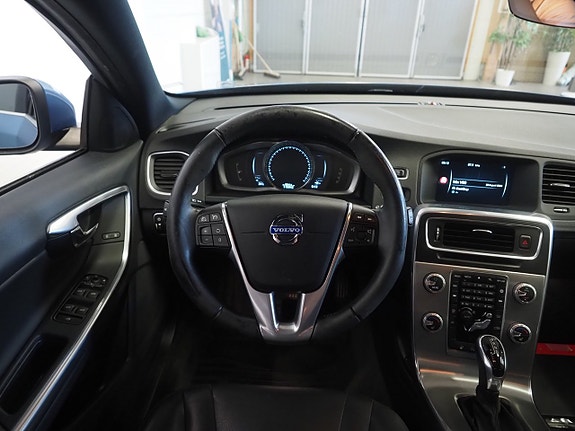 Volvo V60 15 of 25