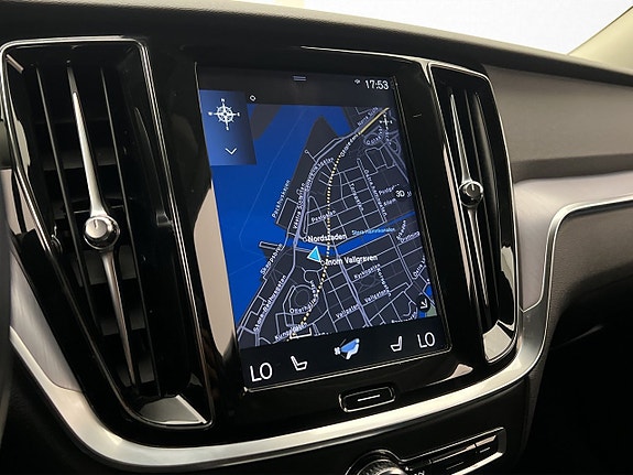 Volvo V60 20 of 30