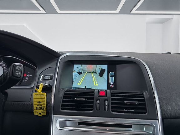 Volvo XC60 15 of 18