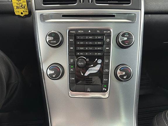 Volvo XC60 16 of 18