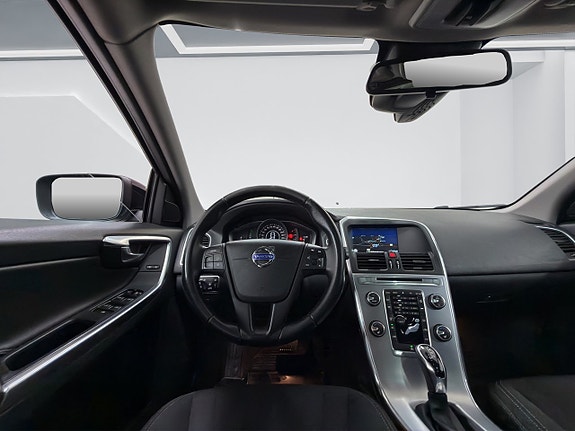 Volvo XC60 12 of 18