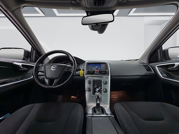 Volvo XC60 11 of 18