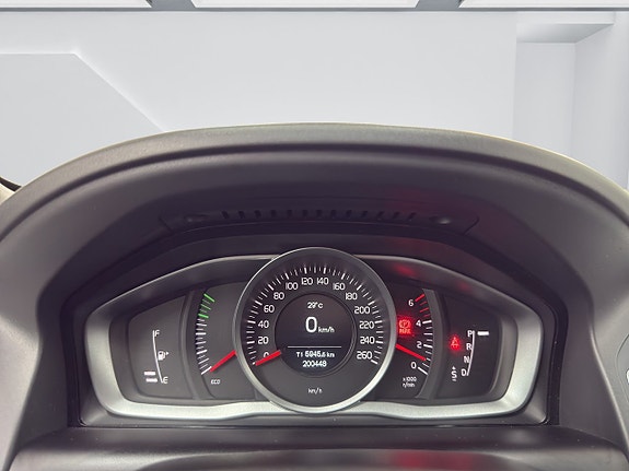 Volvo XC60 13 of 18