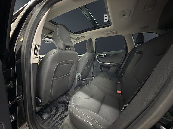 Volvo XC60 10 of 18