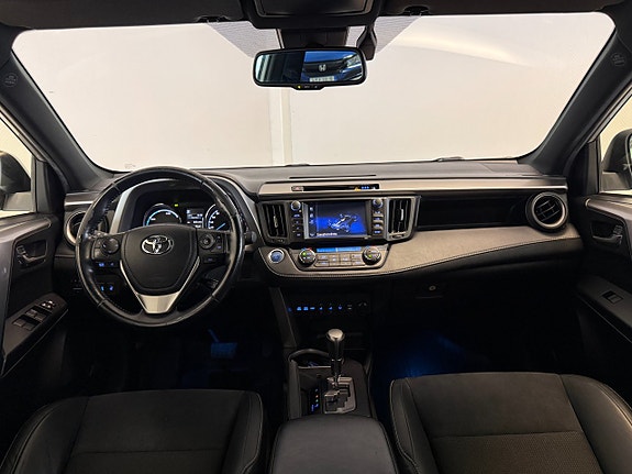 Toyota RAV4 5 of 15