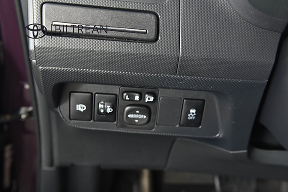 Toyota Auris 11 of 15
