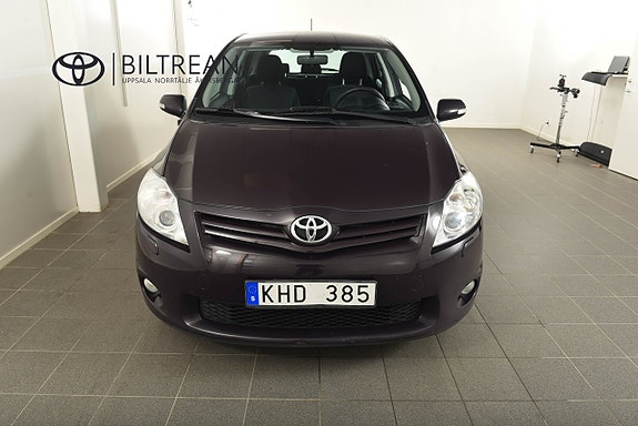 Toyota Auris 5 of 15